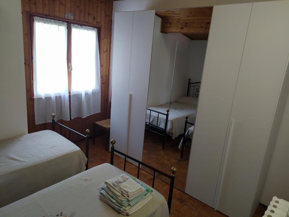 Appartamento Gianna Porto Valtravaglia Exterior photo